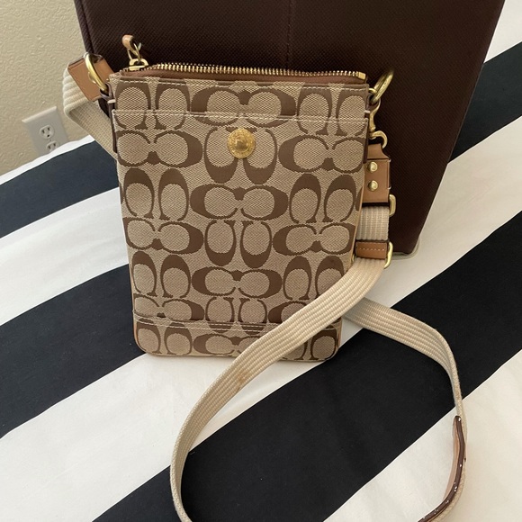 Coach Handbags - Coach signature crossbody